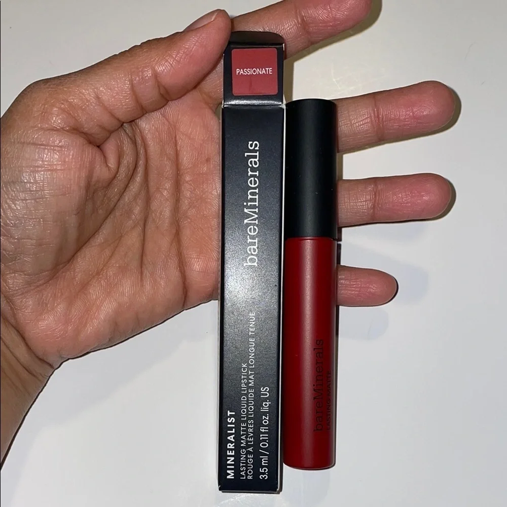 bareMinerals Mineralist Lipstick - Passionate Crimson